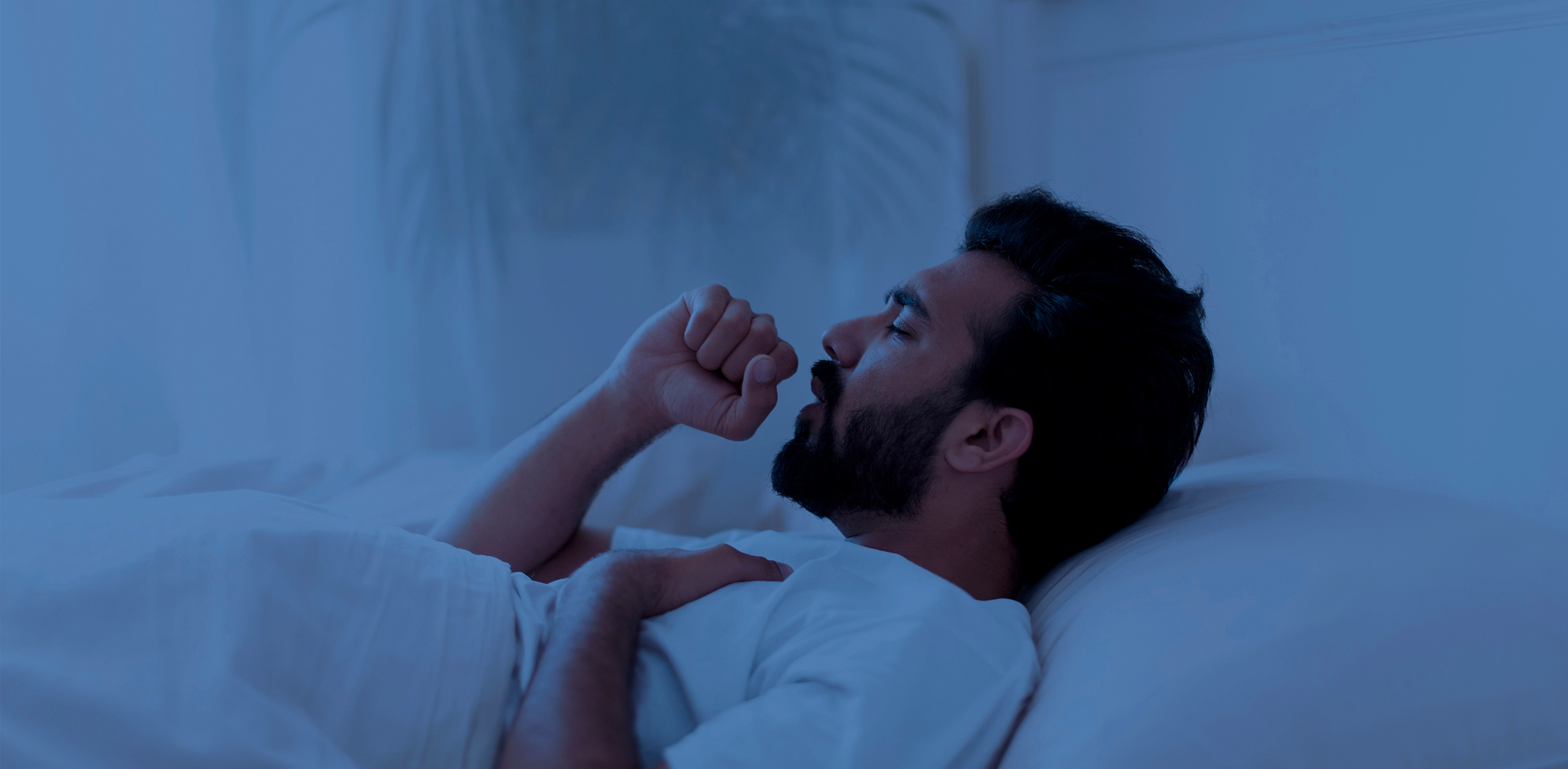 Dlaczego suchy kaszel nasila się w nocy? Wyjaśniamy najczęstsze powody