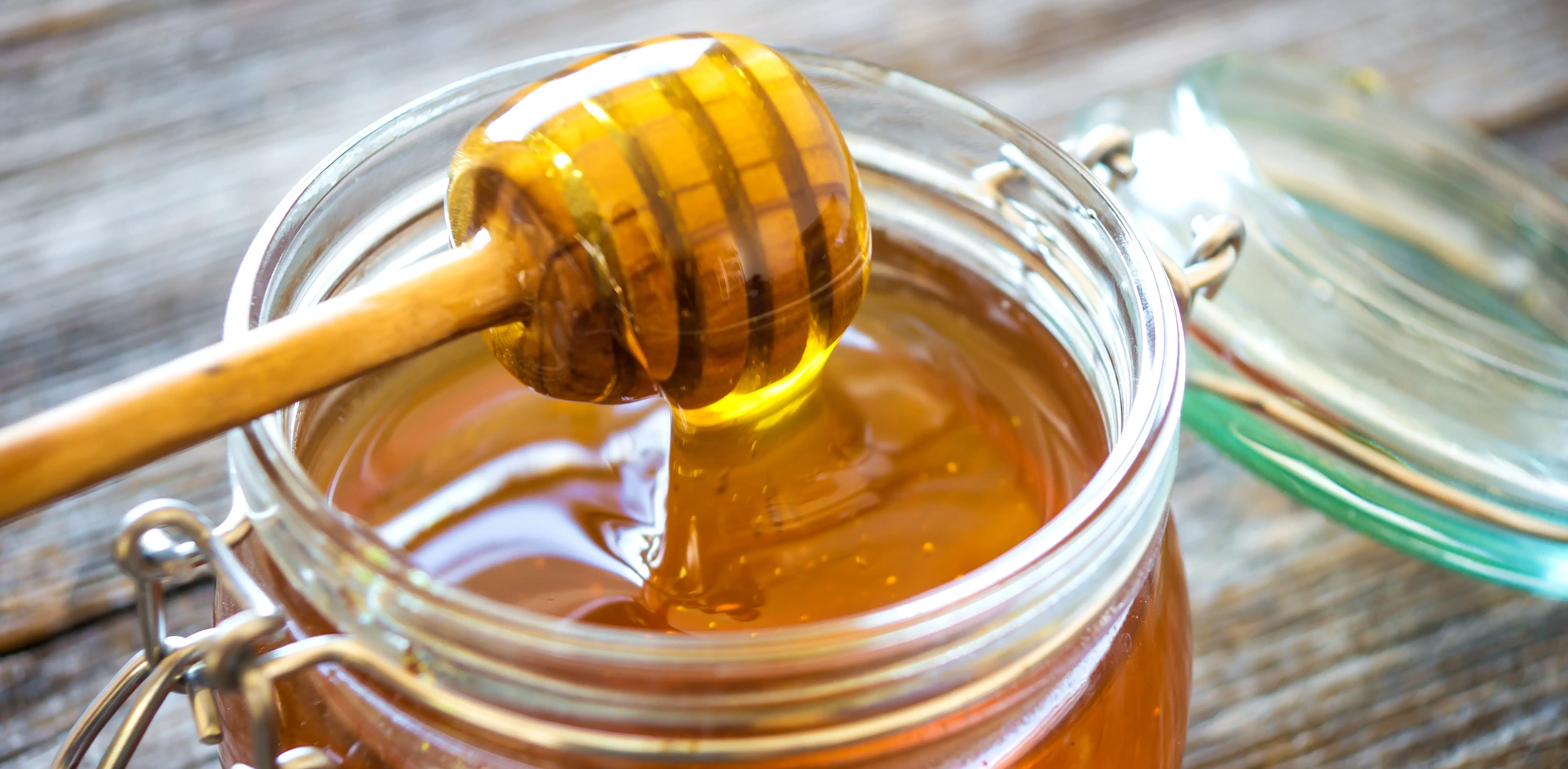 Właściwości miodu akacjowego – naturalne wsparcie dla odporności